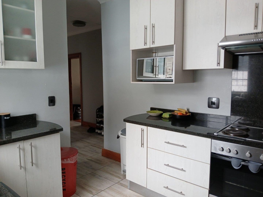 To Let 1 Bedroom Property for Rent in Vredehoek Western Cape